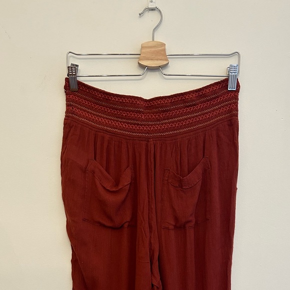 ANTHROPOLOGIE HIGH WAISTED BOHO BURGENDY PANTS WITH EMBROIDERY WAIST - MEDIUM - Picture 4 of 6